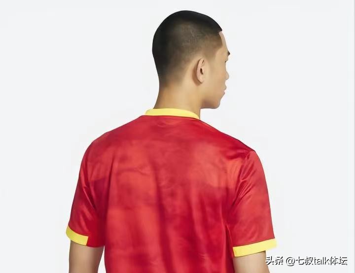国足新款球服,2023至2024年中国足球服