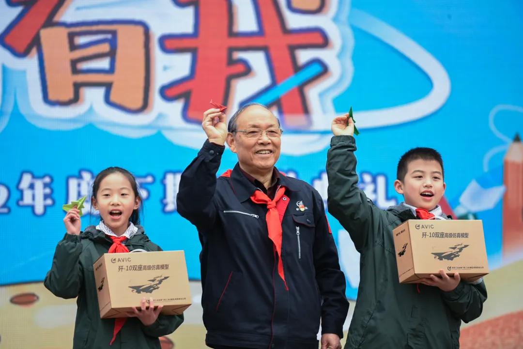 开学啦听听新生的感受,开学了看一下宿舍的环境