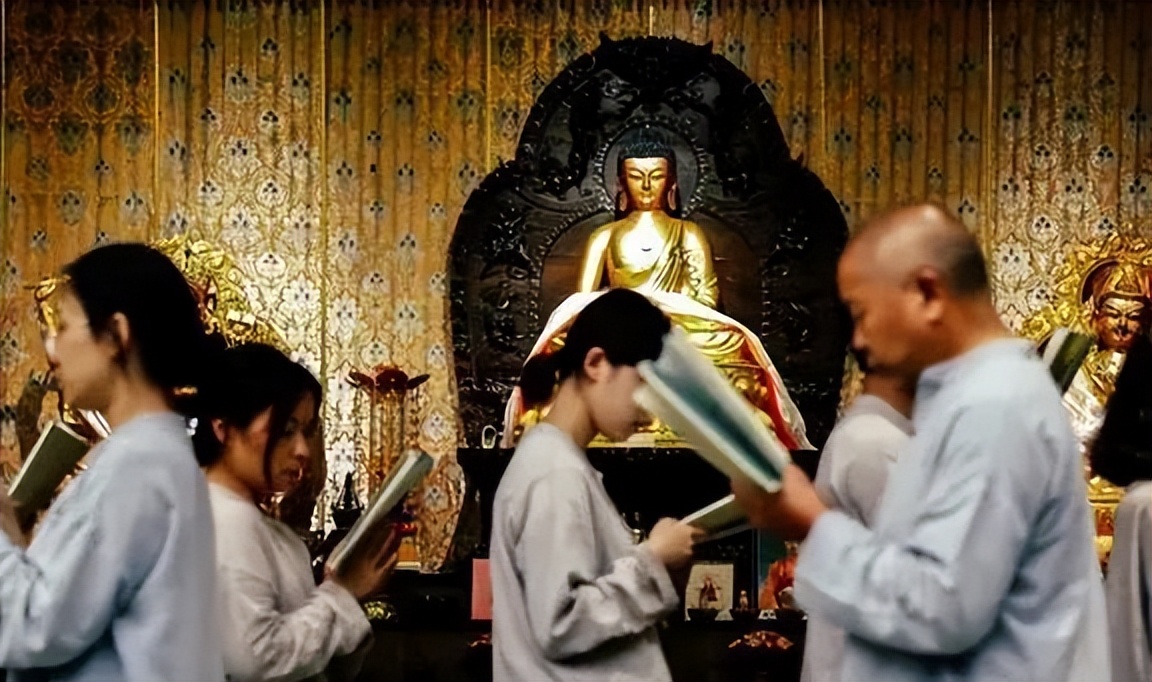 年轻人禅修寺庙比酒店更赚钱 (寺庙短期禅修)