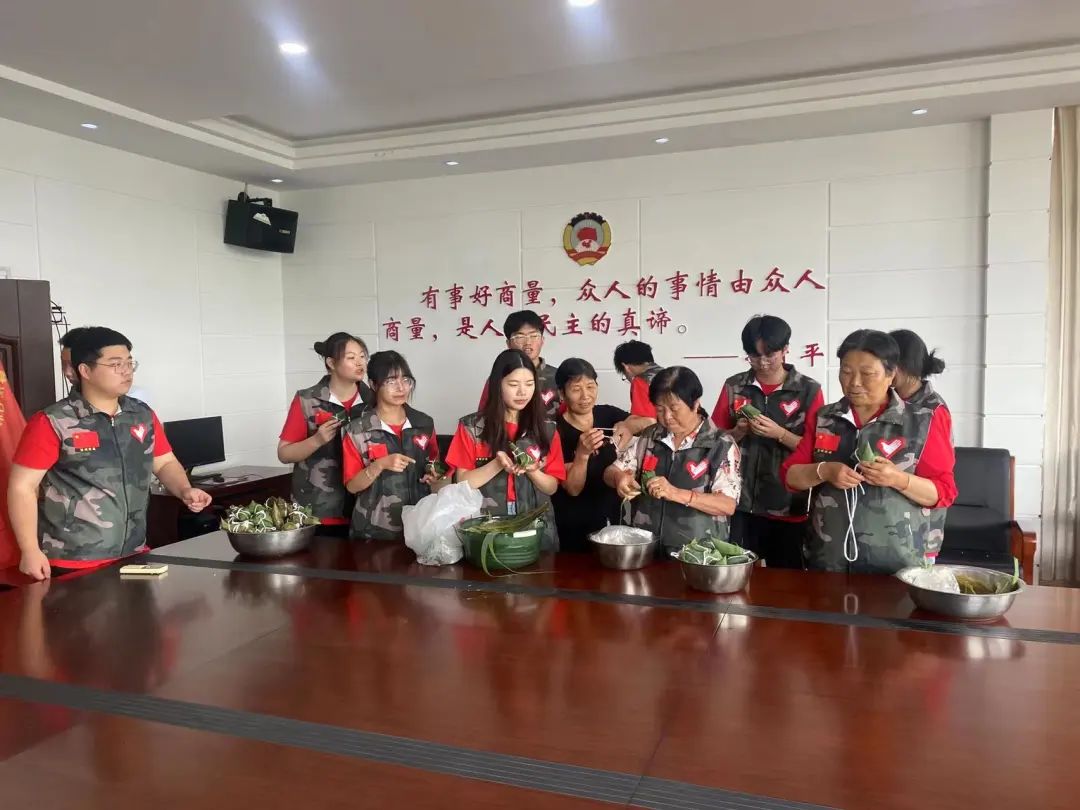 退休不褪色志愿服务暖人心,退役不褪色继续为人民服务