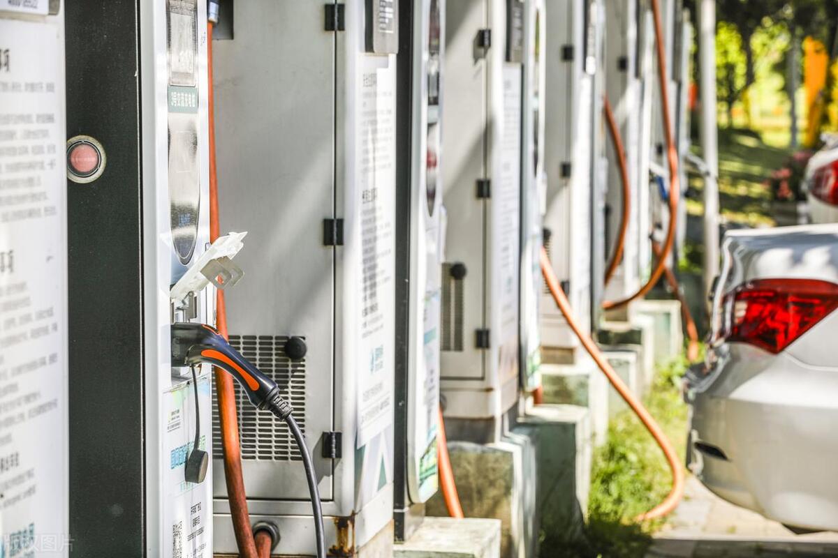 新能源电动汽车冬季用车指南,新能源纯电汽车需要注意什么