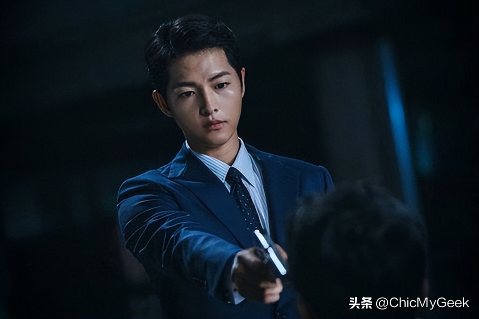 宋仲基财阀家的小儿子棒球服穿搭,宋仲基西装杀明星霸气出场