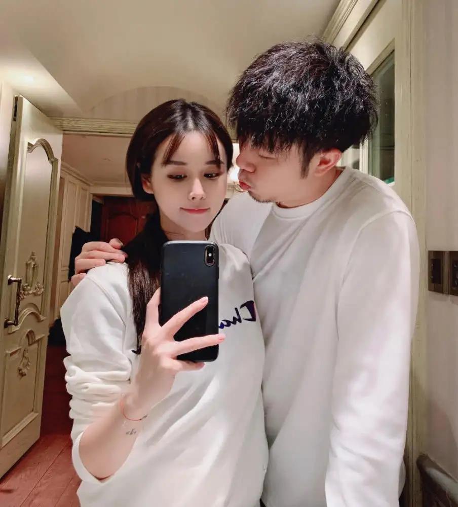 国足太太团斗艳美如画,国足太太团真实身材