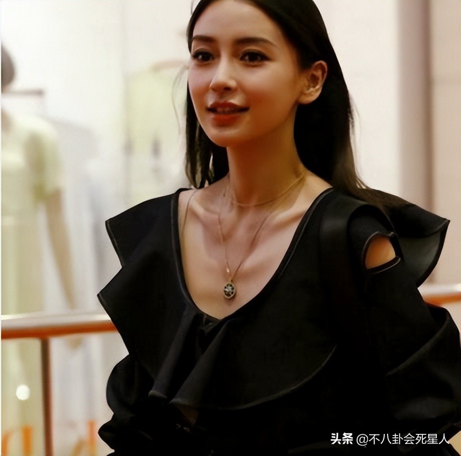 前摄镜头拍人脸为什么变丑,镜头前凹身材