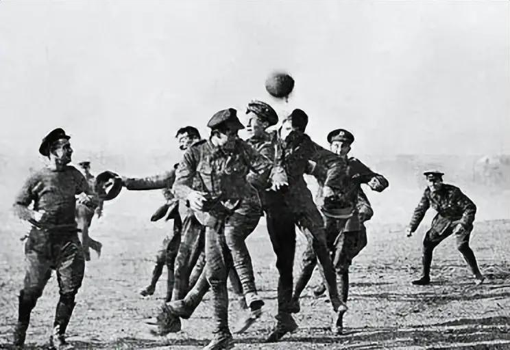 足球只是游戏吗,足球真的就只是一项运动吗