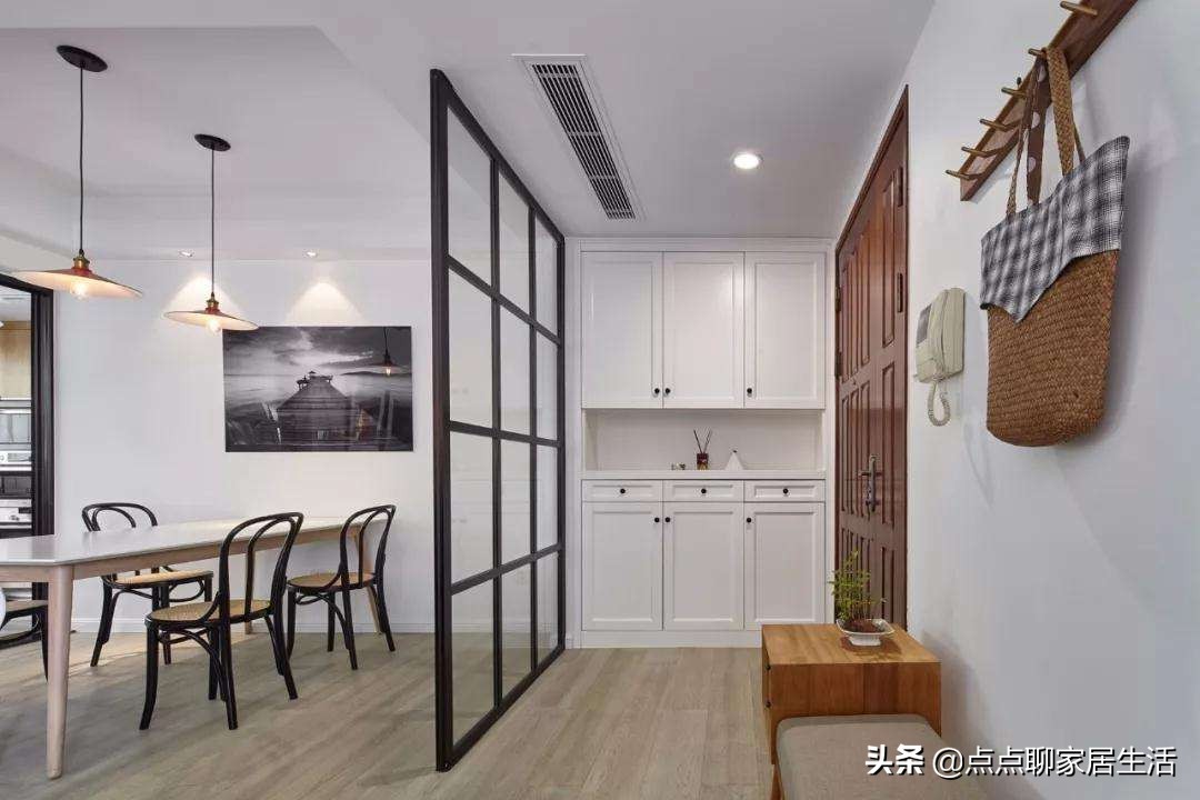 入户门和客厅窗户对着算穿堂煞吗,入户门对着客厅门的化解方法