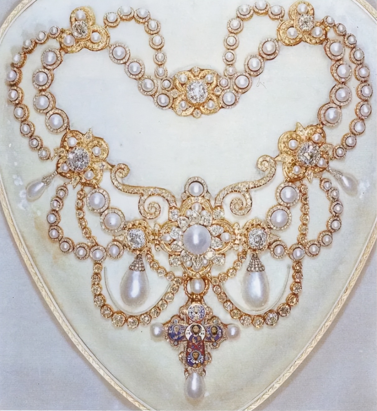 英国王室为什么喜欢珍珠,英国王室为什么有那么多珠宝