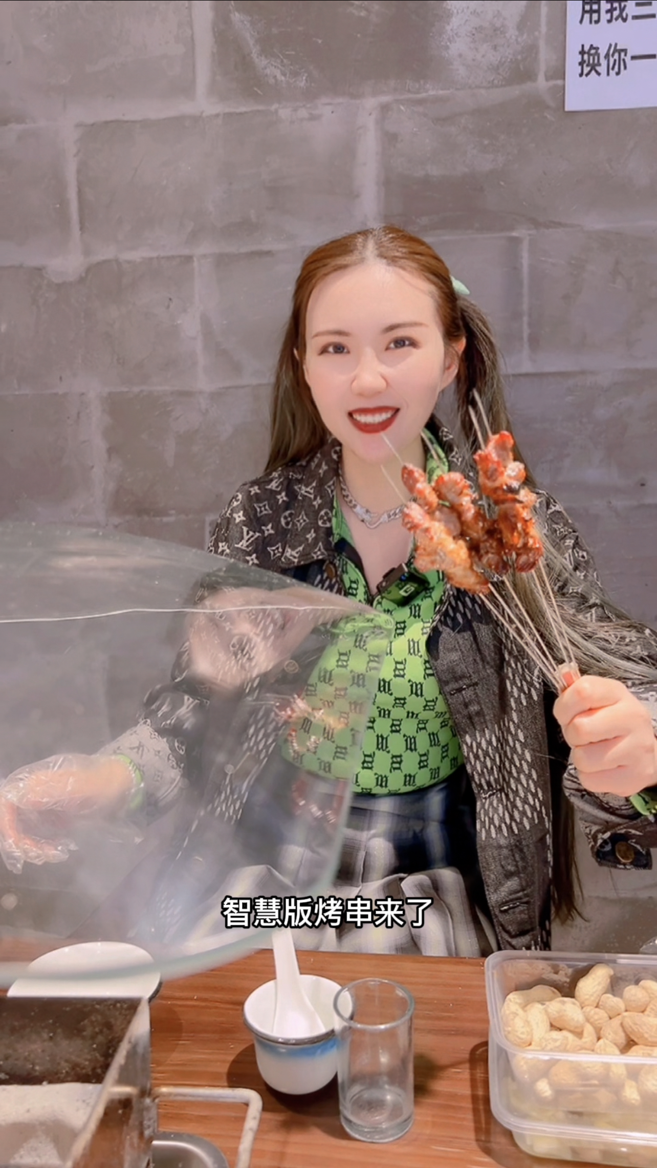 这家烧烤店绝对让你流连忘返,这家只开4小时的烧烤店太火爆了