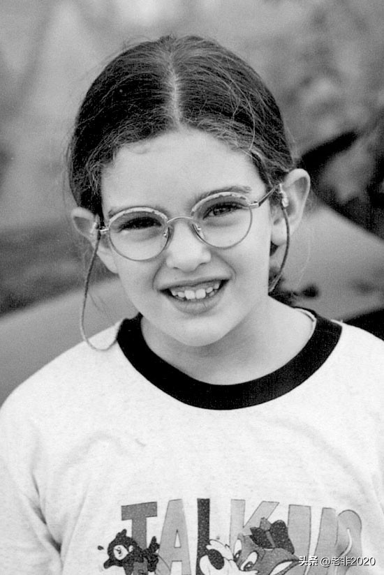 我在非洲遇见过两次小冲突，算是见识了中国护照的威力