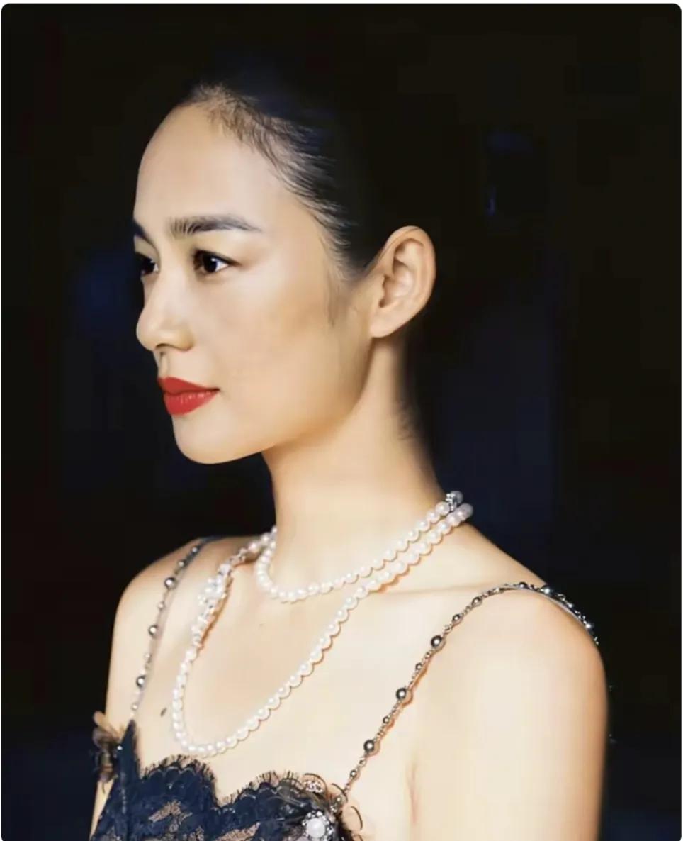 这是我见过最得体的中年女人,周韵穿搭风格