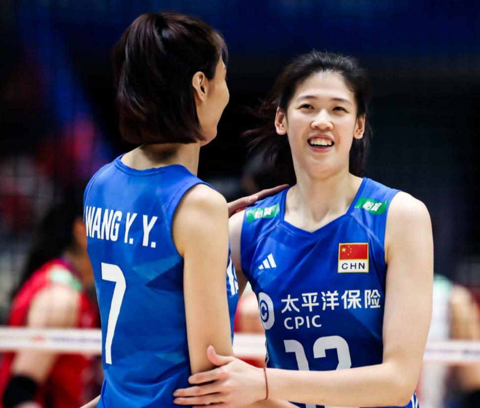 四战138扣78中+5发4拦：李盈莹完美接班朱婷1点成世联赛之冠