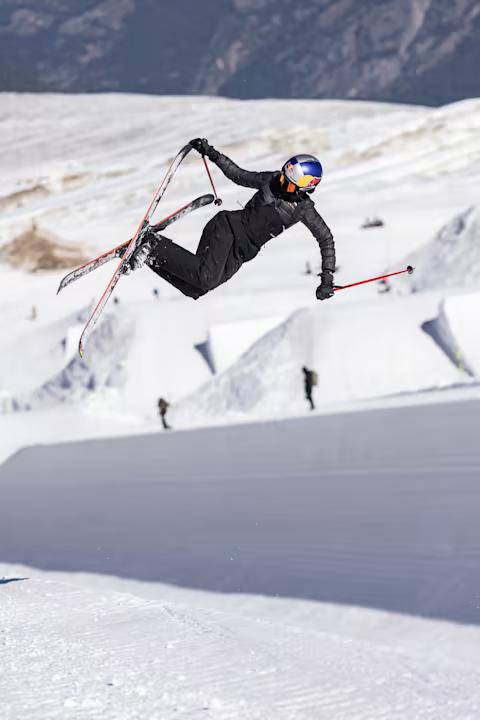 17岁中美混血滑雪天才,中国单板滑雪天才少女
