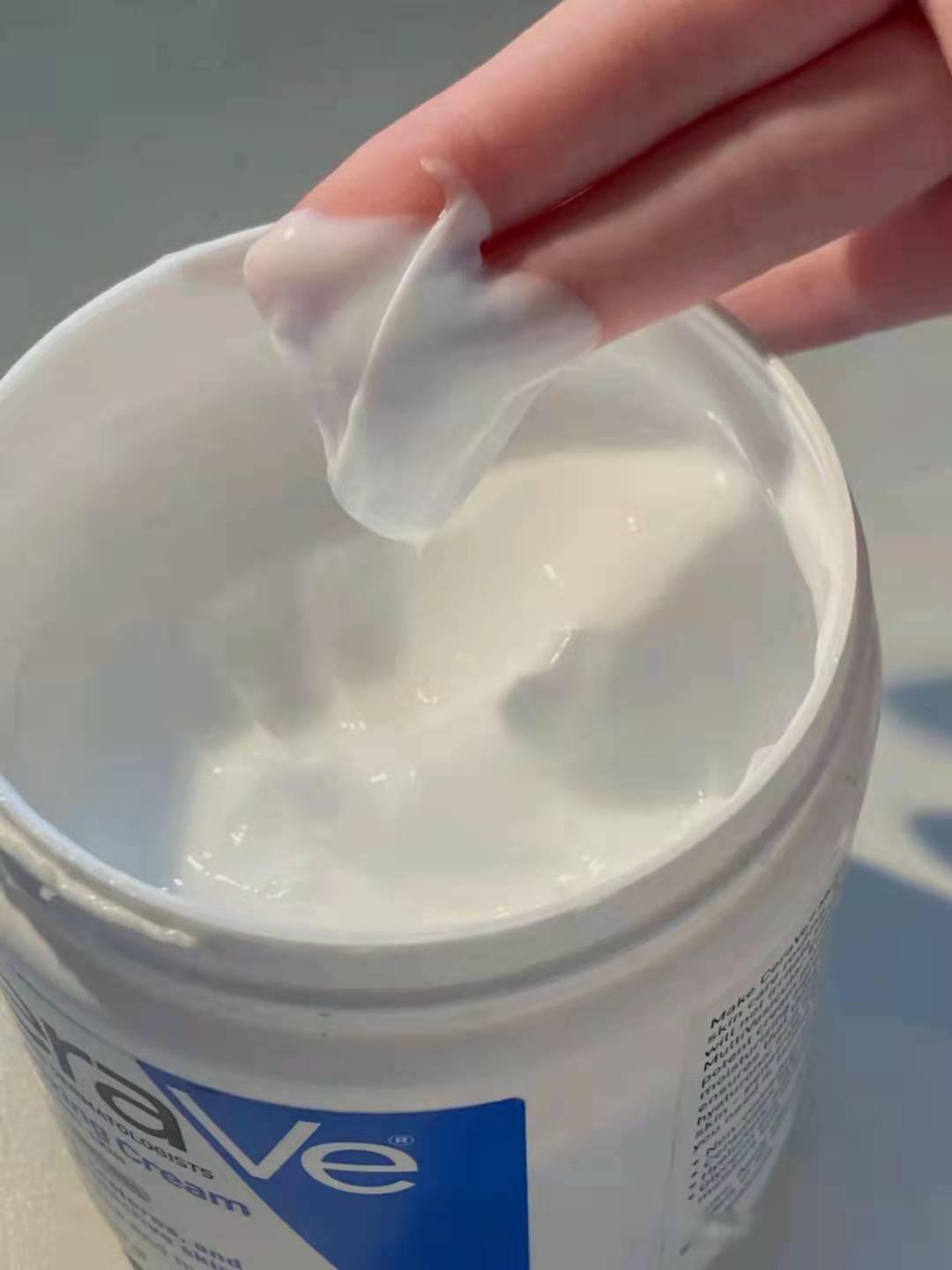 冬天涂面霜脸上刺痛,哪款面霜提亮肤色效果好