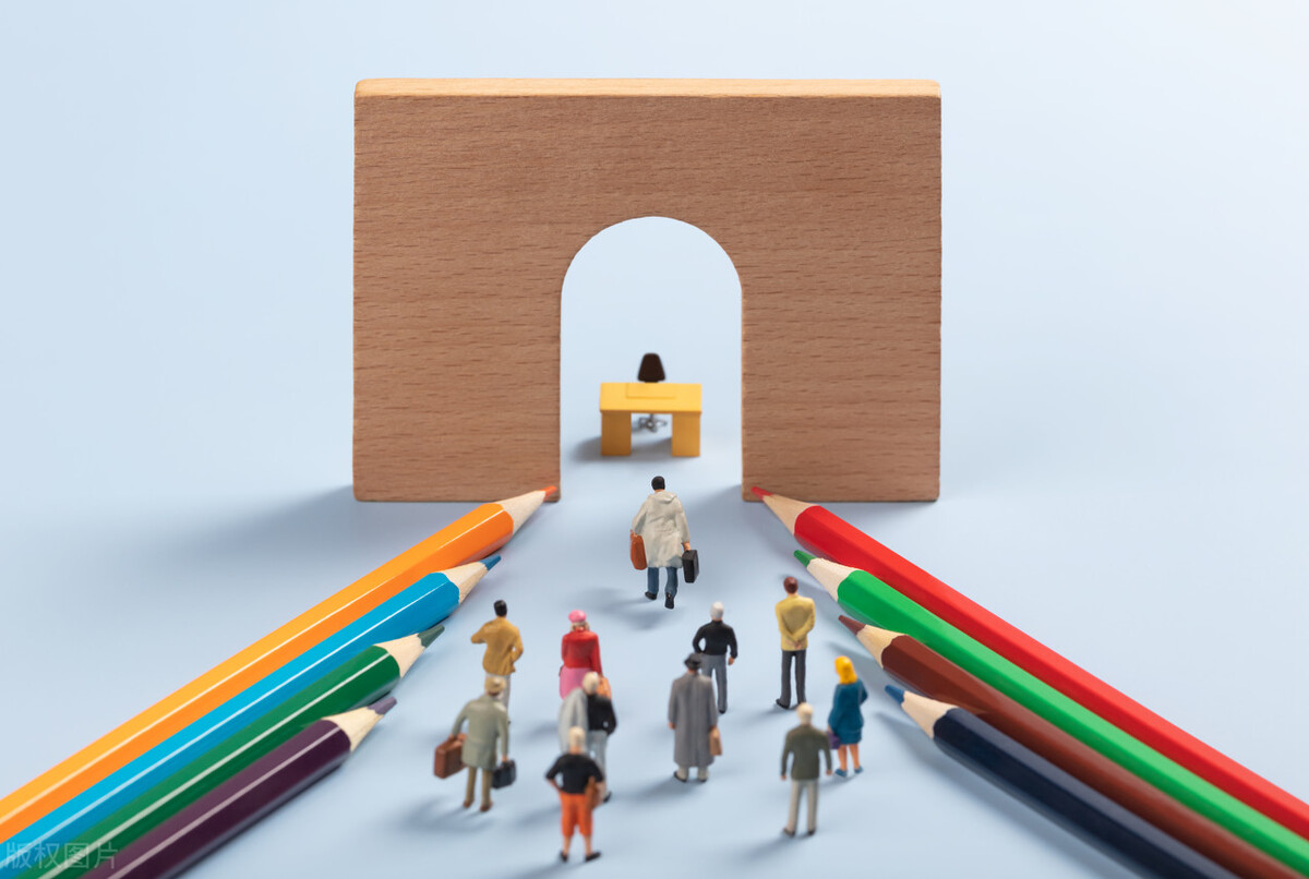 招聘月薪5000一般包括五险一金吗,工资8000和五险一金6500选哪个好