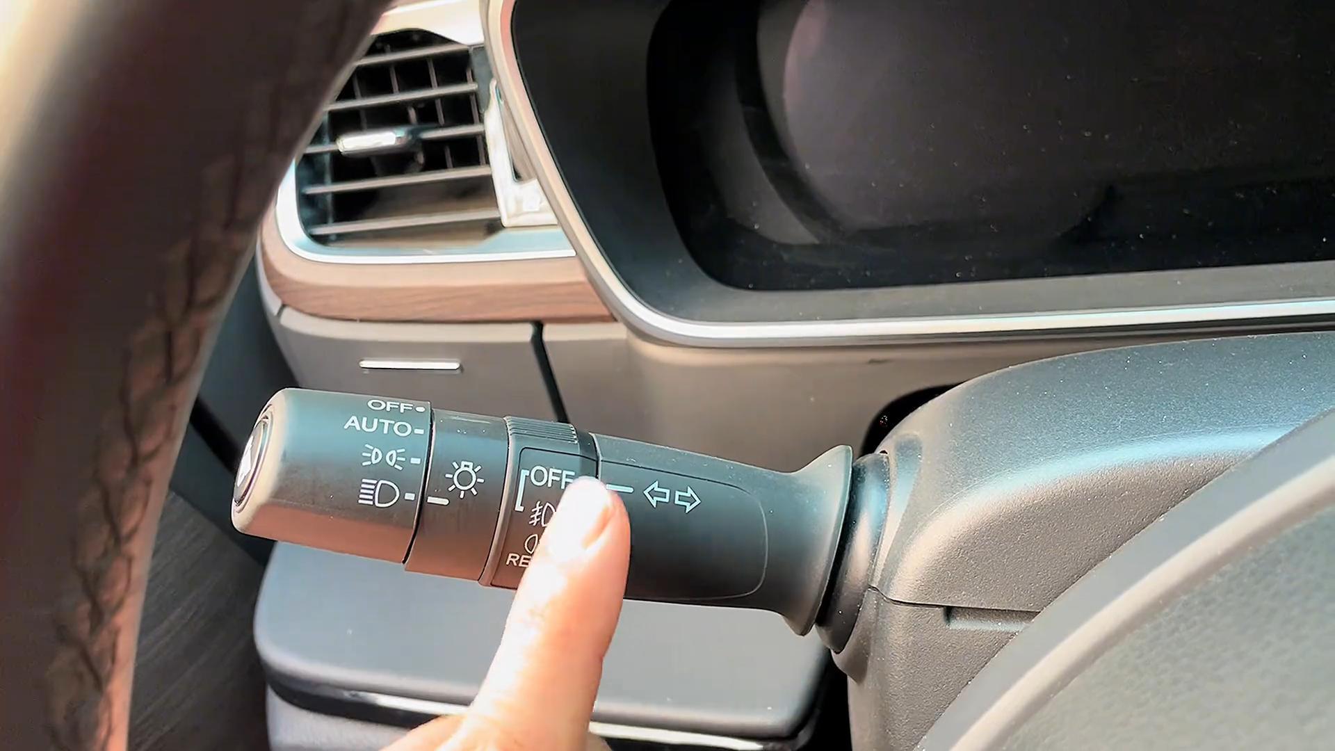 汽车各种灯光开关位置及操作,汽车灯光开关的正确使用