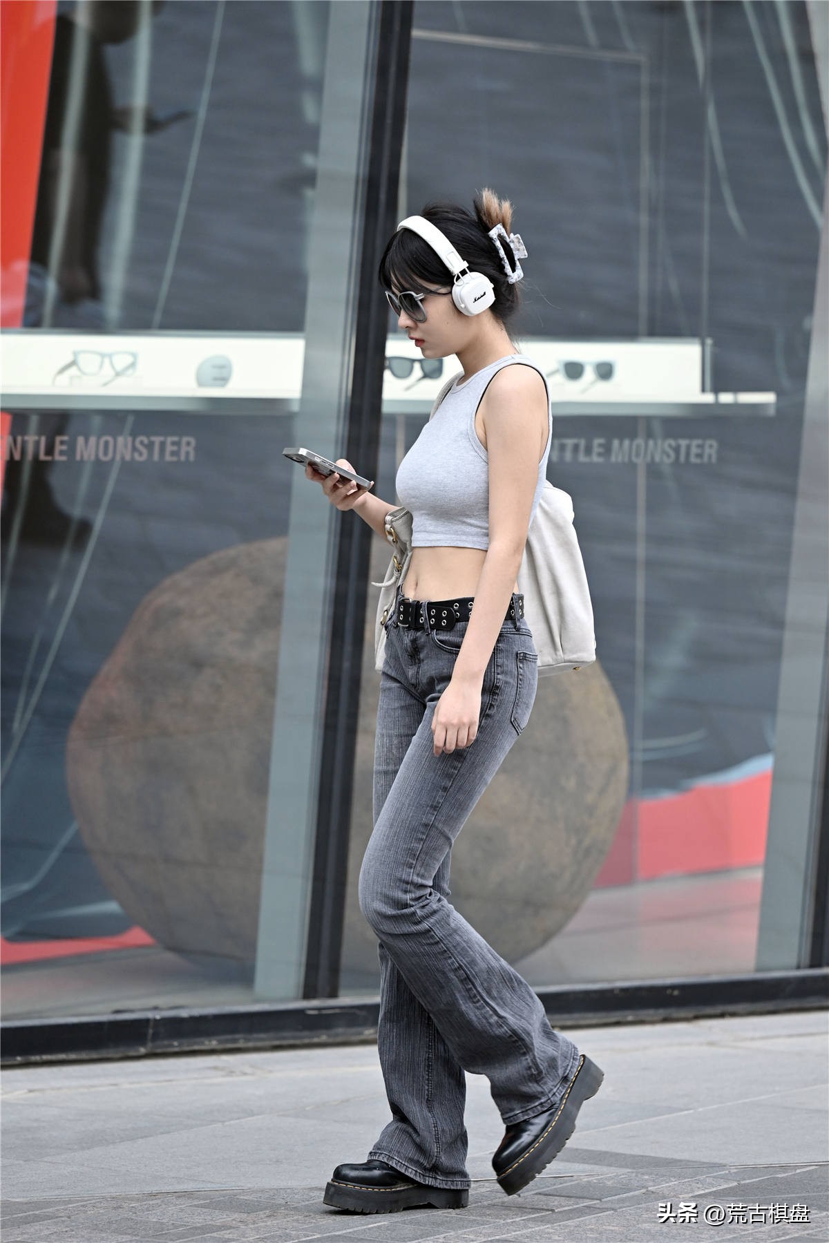 高腰牛仔裤微喇叭裤不显肚子,牛仔裤推荐复古蓝阔腿低腰