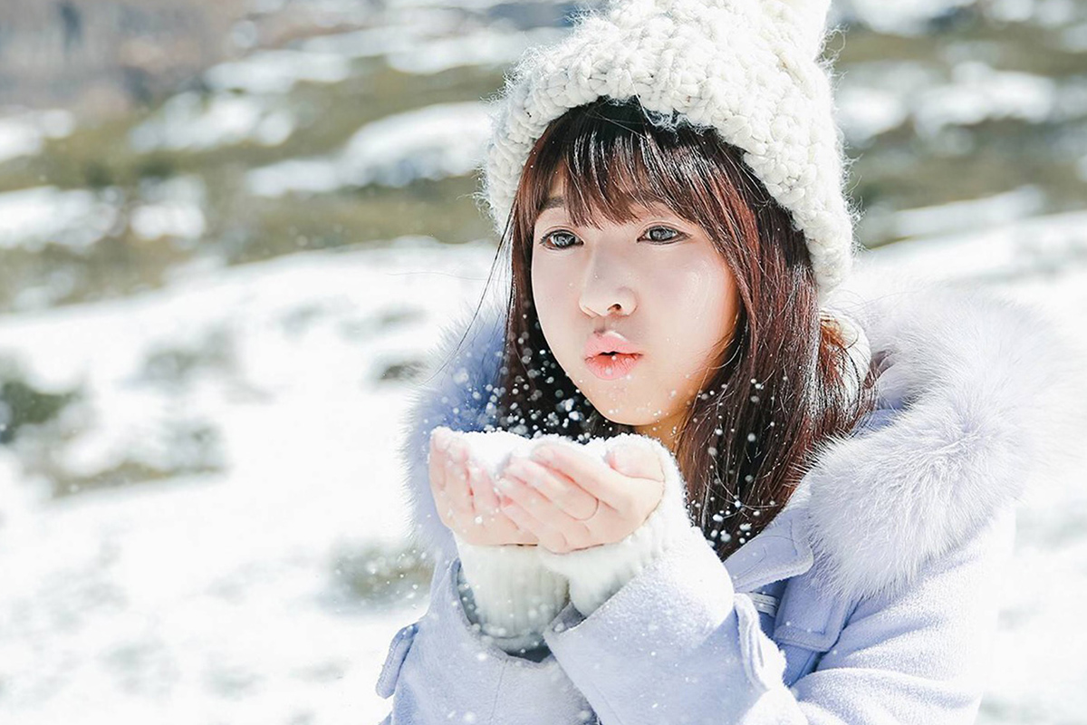 为什么冬天皮肤干燥发痒,冬季腿上皮肤越抓越痒起小红疹