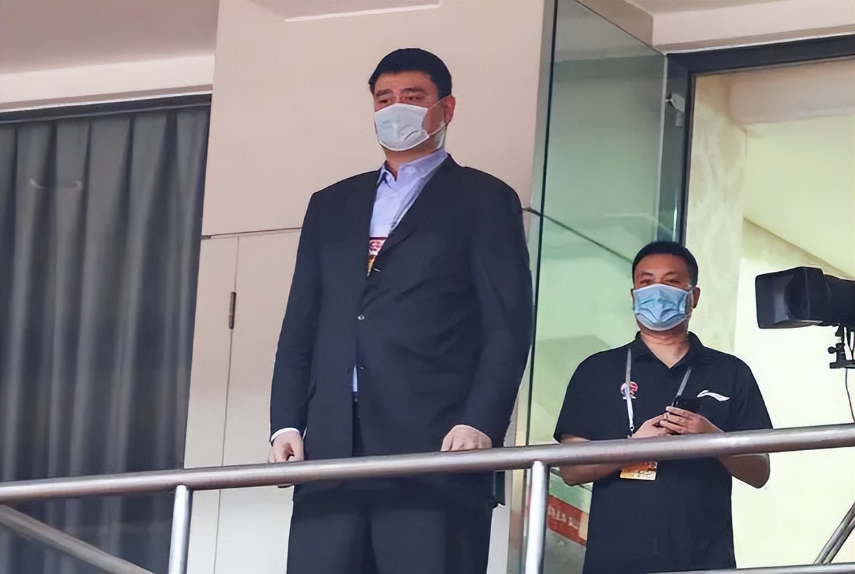 欧洲冠军大帅若取代杜锋，将直面4大难题，一场没打就接烫手山芋