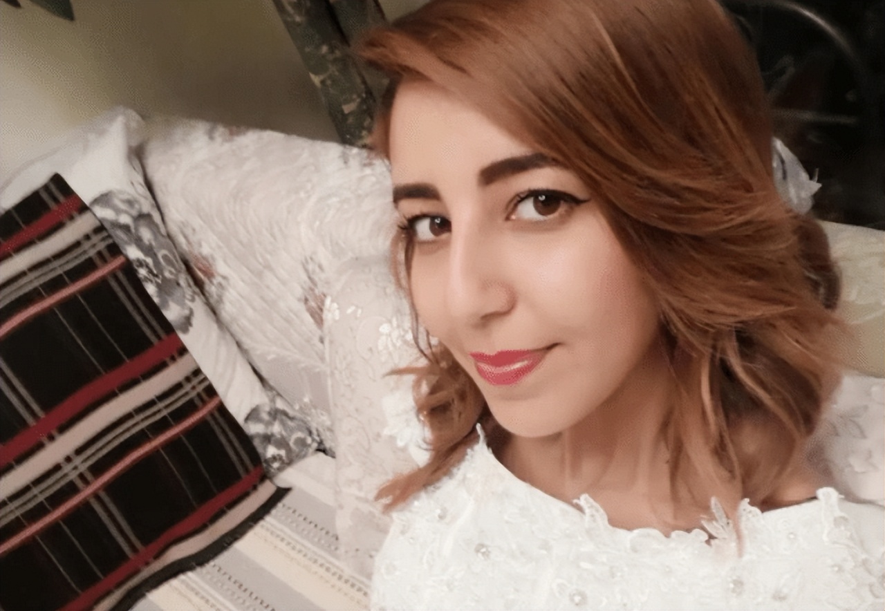 小伙花500万在非洲买了块地,娶黑美女生混血儿,最后赚了5000万