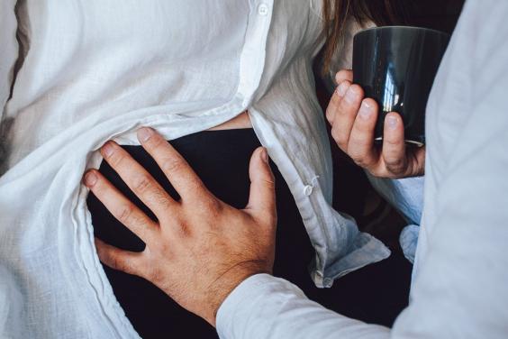 同房时间有讲究!怀孕后还能“那个”吗?