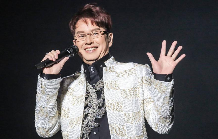 谭咏麟25至70岁,谭咏麟22岁到70岁