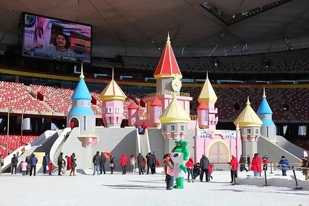 耗资22亿建造为期6年建造的鸟巢,3亿建造的鸟巢现状