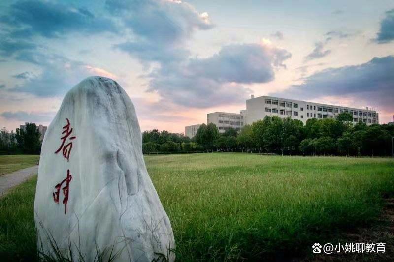 河南工程学院和郑州师范哪个好,郑州工程技术学院和商丘师范学院