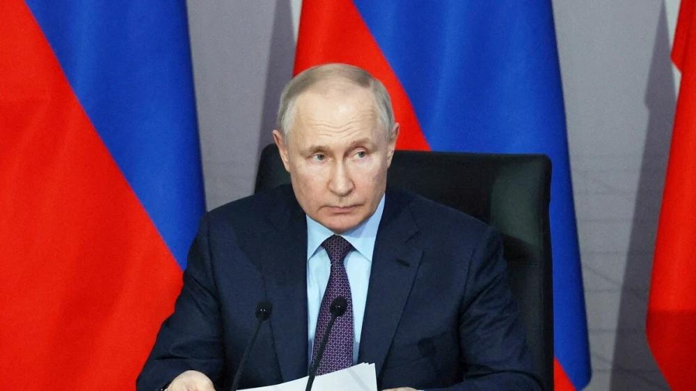 中国外长缺席金砖峰会，秦刚外长致电南非，并给予印度明确信号