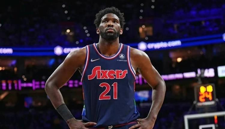 詹姆斯谈恩比德70分,詹姆斯盛赞勇士队