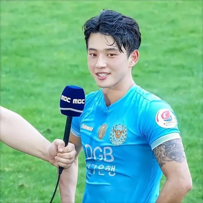 小狼狗10块腹肌,小狼狗的腹肌