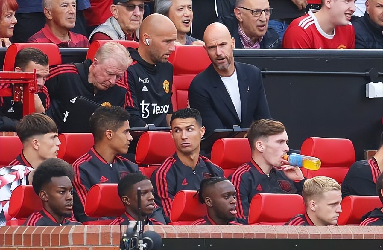 滕哈格对c罗的言论,滕哈格对c罗提前离场的回应