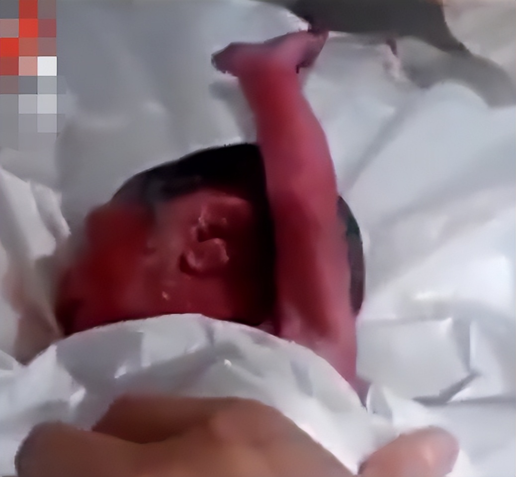 13年孕妇高铁厕所早产，孩子出生后吓坏众人，医生：可能一尸两命