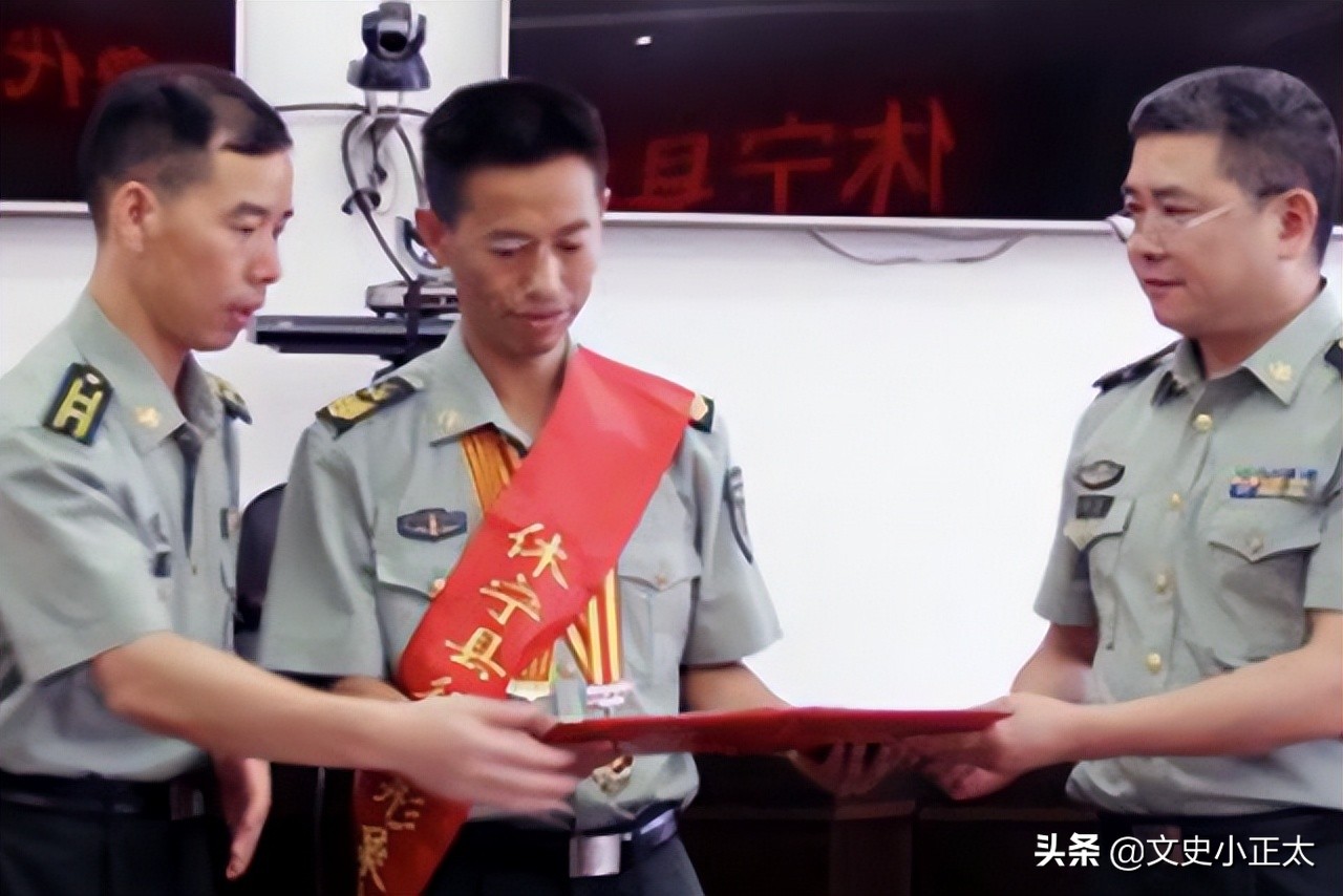 “兵王”王忠心：妻子“笑话”只长胡子不长职位，退役后过得如何