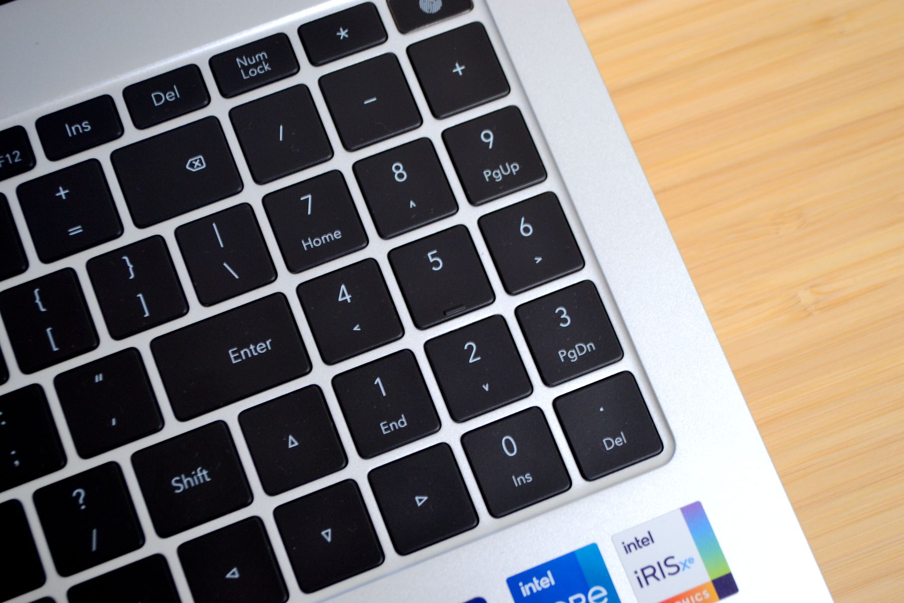 性能炸裂！16寸超窄边框+i5-12500H，荣耀MagicBookX16首发测评