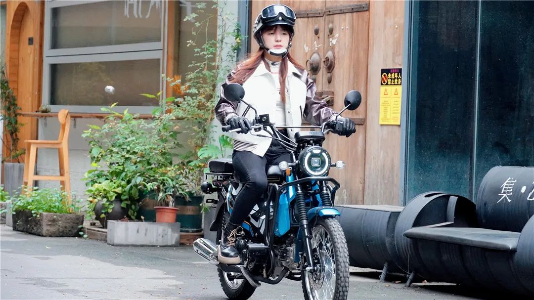 7千多的多功能弯梁骑起来怎么样？颢晨穿越猫动态测评