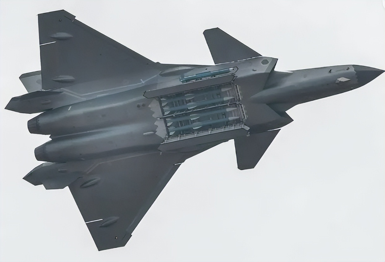 美军b-1b轰炸机到中东,印度购买b1b战略轰炸机