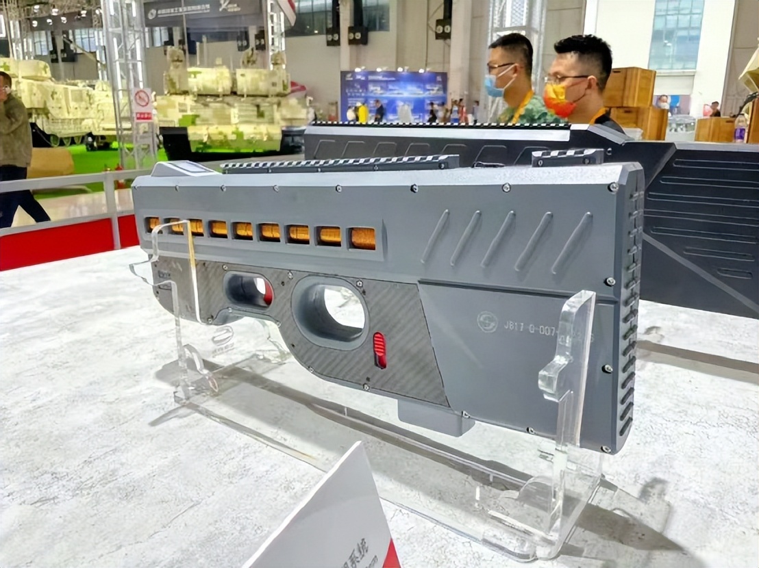 珠海航展专打无人机的激光炮,珠海航展枪械瞄具