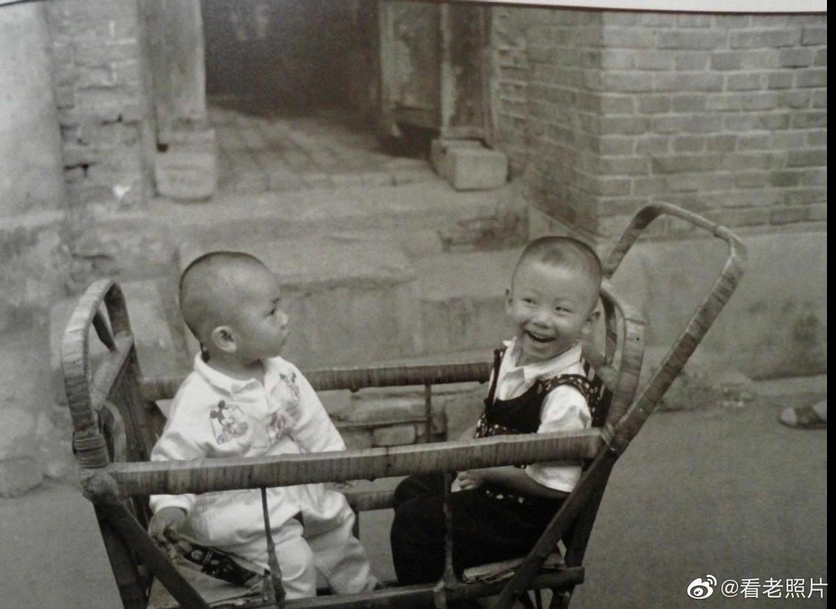 老日军女兵老照片,女子身着日本侵华军装露脸