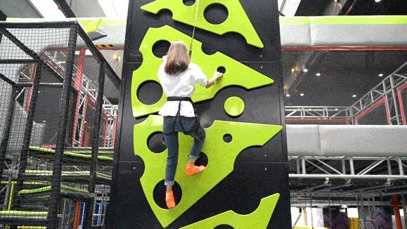 499元蹦床公园,5000平蹦床公园