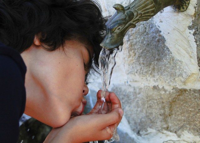 扎心了老铁！足协主席辞职，总理安慰有些国家十亿人口还不如我们