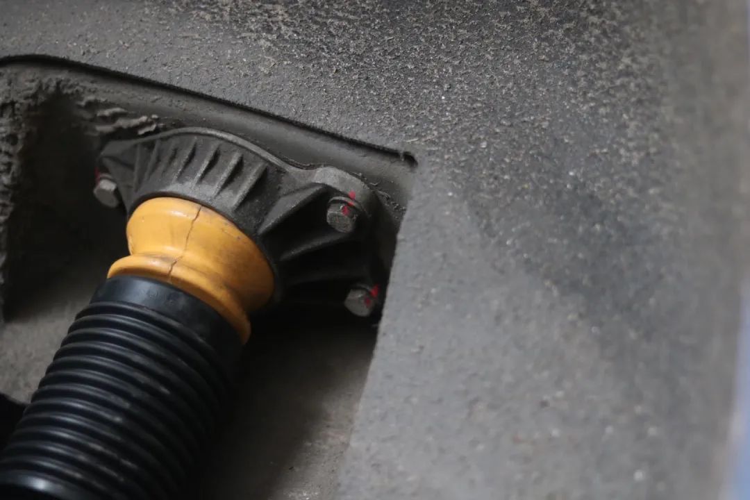 怪兽修车视频全集,13年宝马gt535升级新款内饰