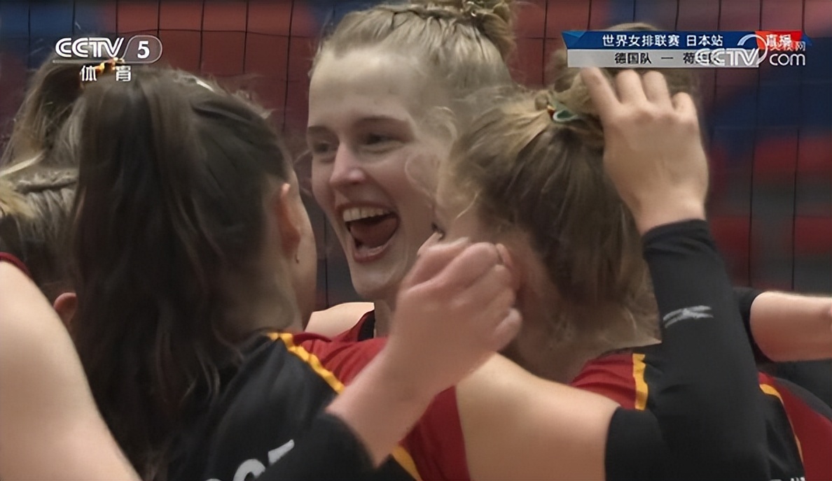开局0:2落后中国女排上演惊天逆转,中国女排爆冷2比3战胜多米尼加
