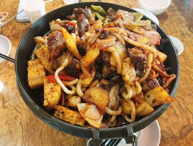 舌尖上的中国菜——浅论全国各地的特色美食