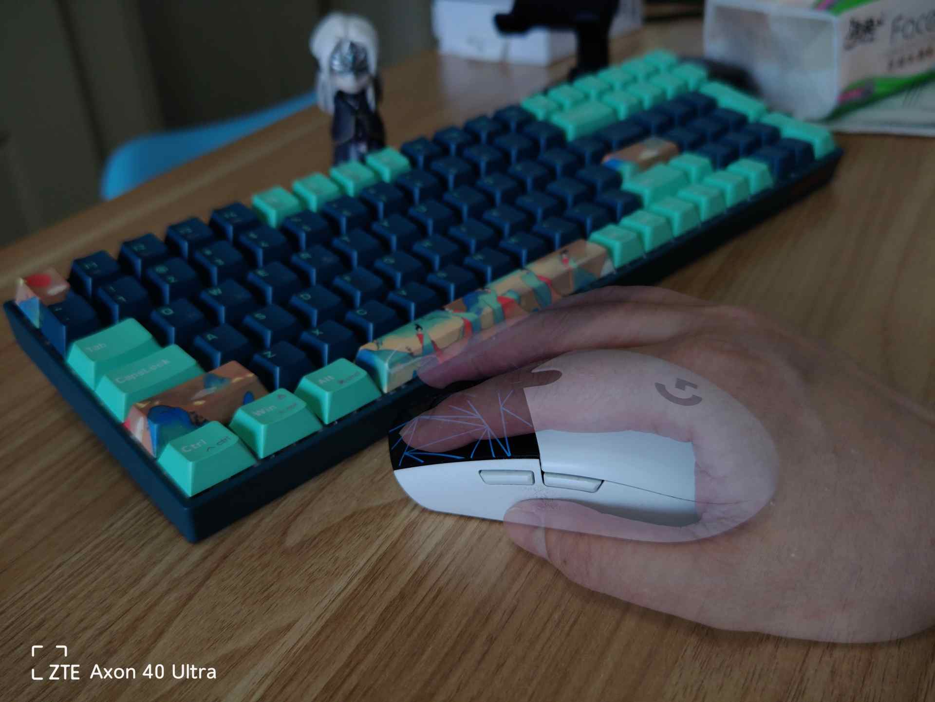 中兴axon40ultra和axon40pro对比,详细介绍一下中兴axon40ultra