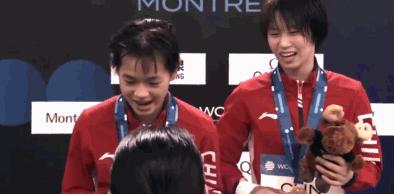 李娜领奖视频,李娜颁奖打脸视频