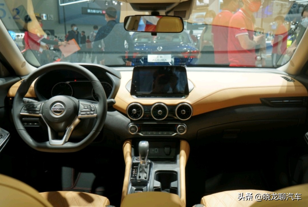 12万提了日产轩逸,跑了651公里后再开丰田卡罗拉,车主说出7个字