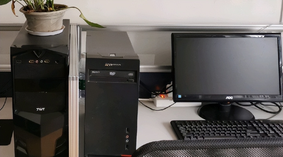 两台电脑主机共用一个显示器,电视和电脑如何共用一个显示器