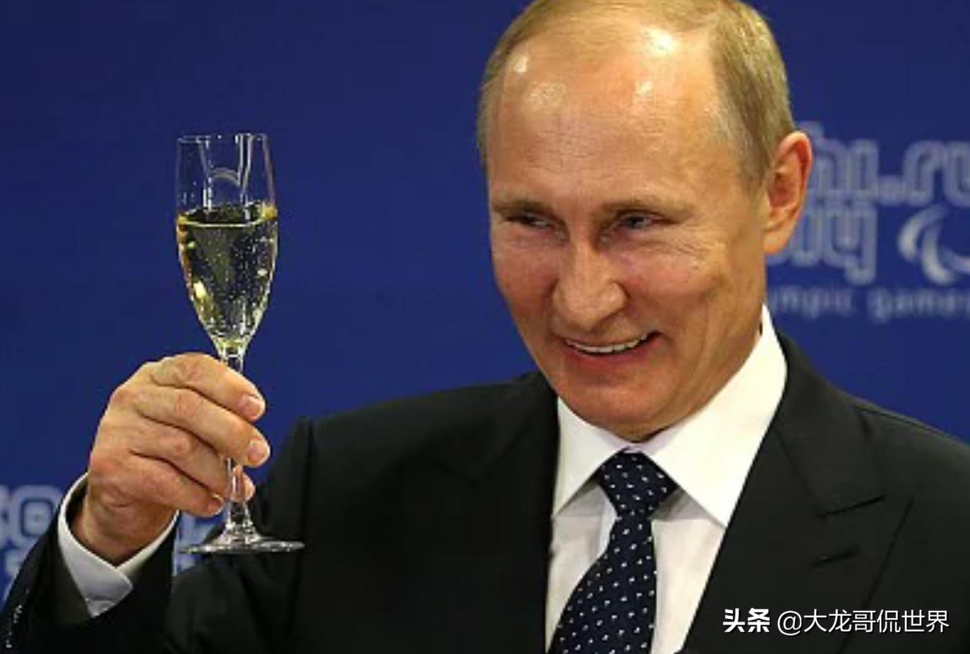 德国人间清醒不装了，继续用俄能源，普京笑了，美沦为孤家寡人