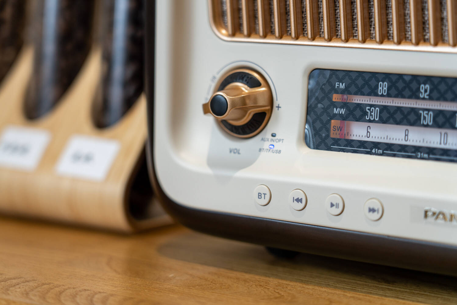 熊猫D-85蓝牙音箱,熊猫d85复古收音机评测