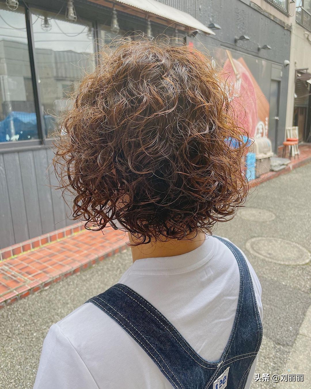 流行大波浪头发型图片大全,女发型师适合的波波头发型